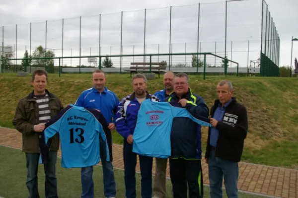 Trikotübergabe an 2. Mannschaft